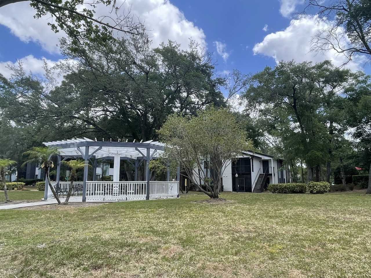 226 Riverbend Dr #1 - Photo 3 of 7