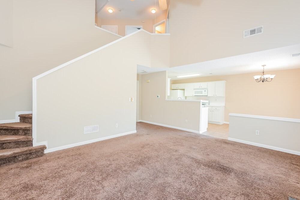 4375 Ridgefair Dr - Photo 5 of 17