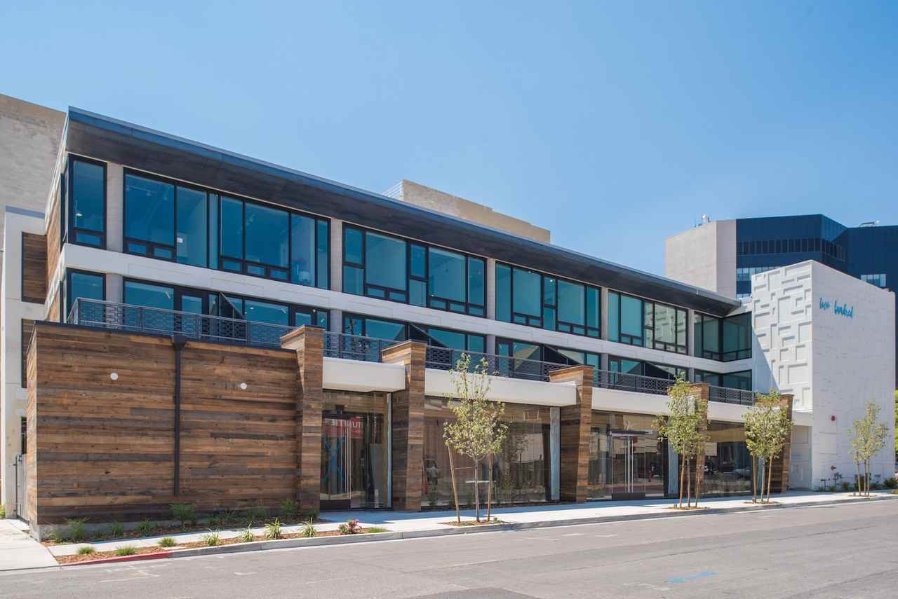 200 S Center St #207