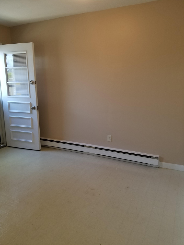 1219 Barcelona Dr #04 - Photo 6 of 16