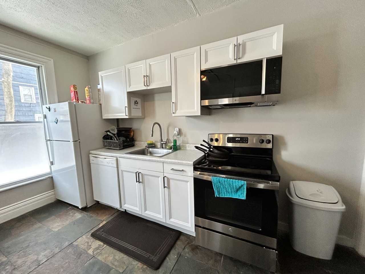 409 Washtenaw Rd - Photo 4 of 13