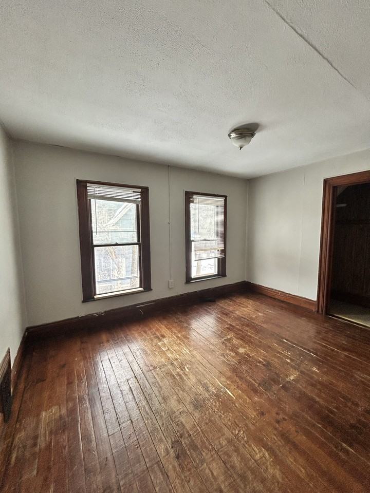 409 Washtenaw Rd - Photo 7 of 13