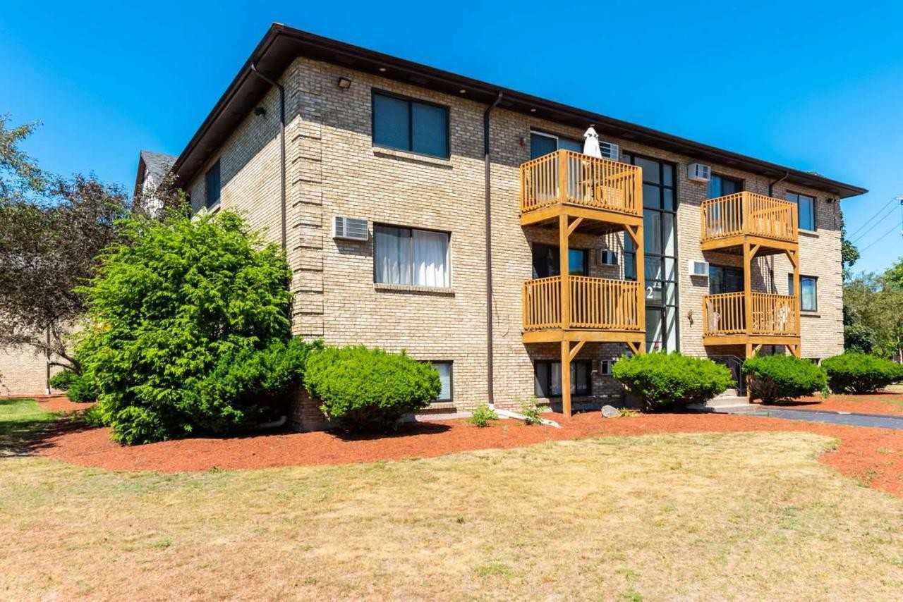 8 Lancelot Ct #24 - Photo 2 of 16