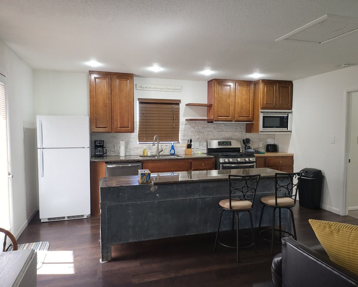 601 E Beale St #3 - Photo 3 of 8