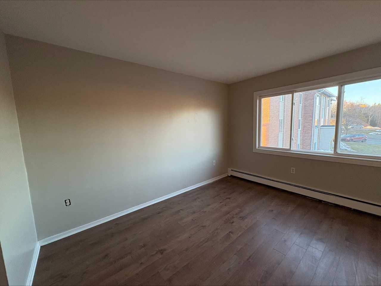 7 Roxbury Dr #8 - Photo 5 of 11