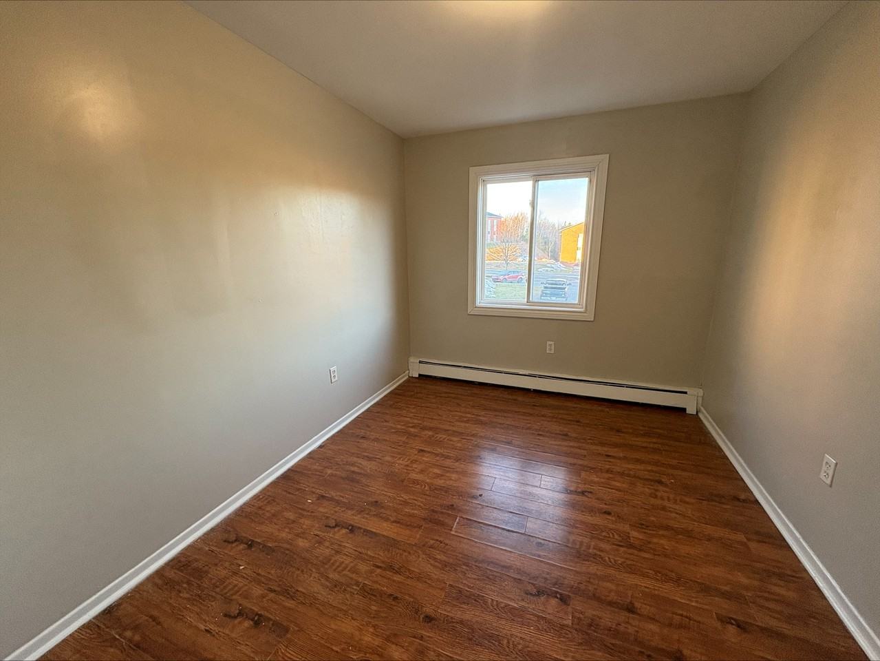 7 Roxbury Dr #8 - Photo 7 of 11