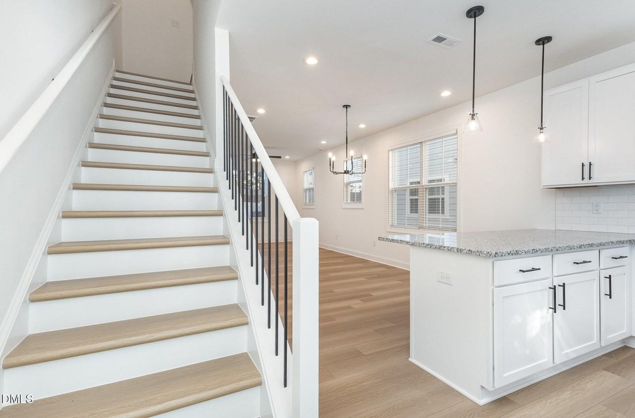 4801 Gossamer Ln - Photo 2 of 26