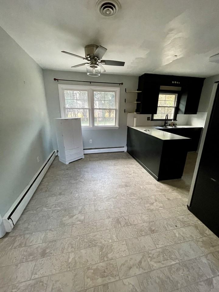 1002 Sherwood Cir #1 - Photo 3 of 12