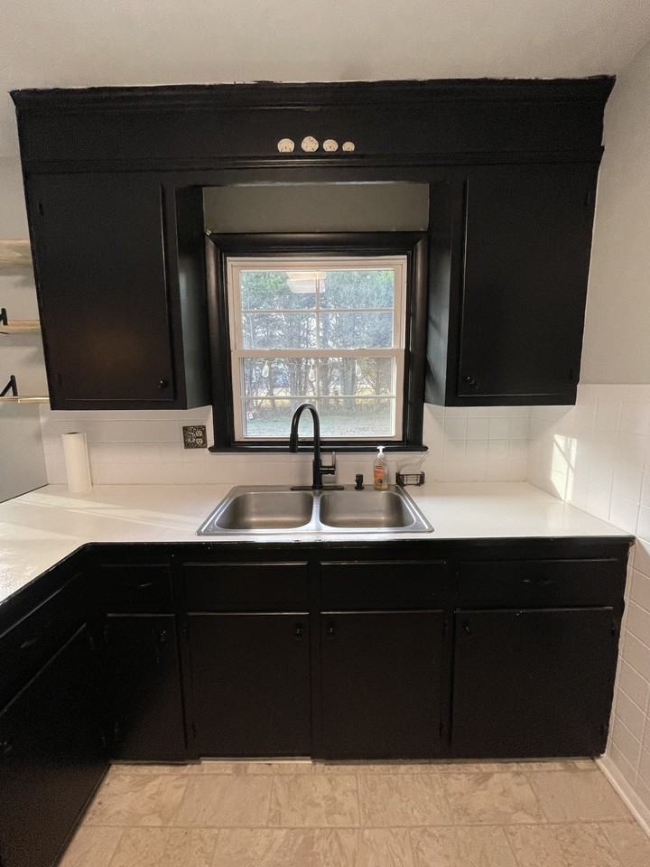 1002 Sherwood Cir #1 - Photo 4 of 12