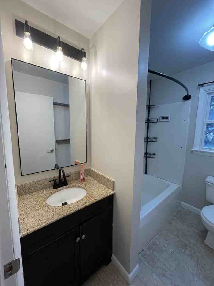 1002 Sherwood Cir #1 - Photo 7 of 12