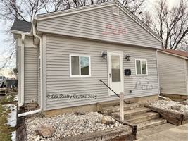 featured image of 301 E Canal St #1