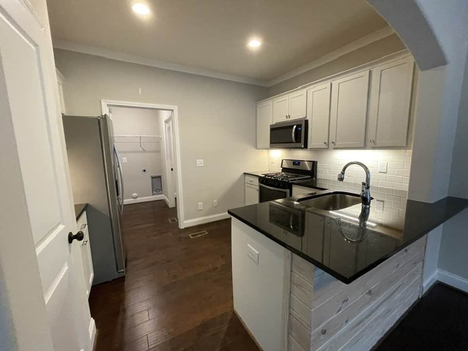 4234 Lennox Dr - Photo 4 of 22