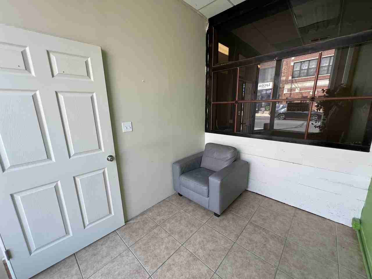 3512 N Pulaski Rd #1 - Photo 5 of 9