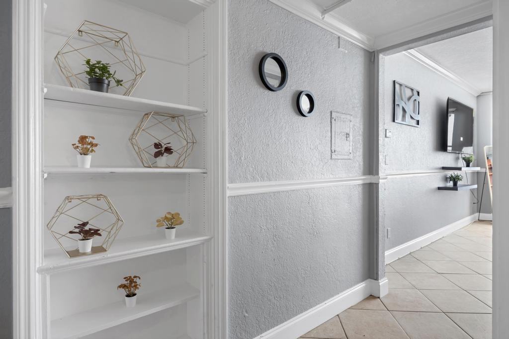 311 W Ashley St #810 - Photo 4 of 26