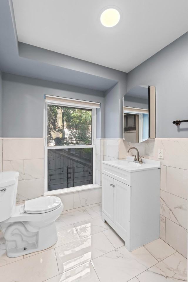 509 W 23rd St #3 - Photo 6 of 12