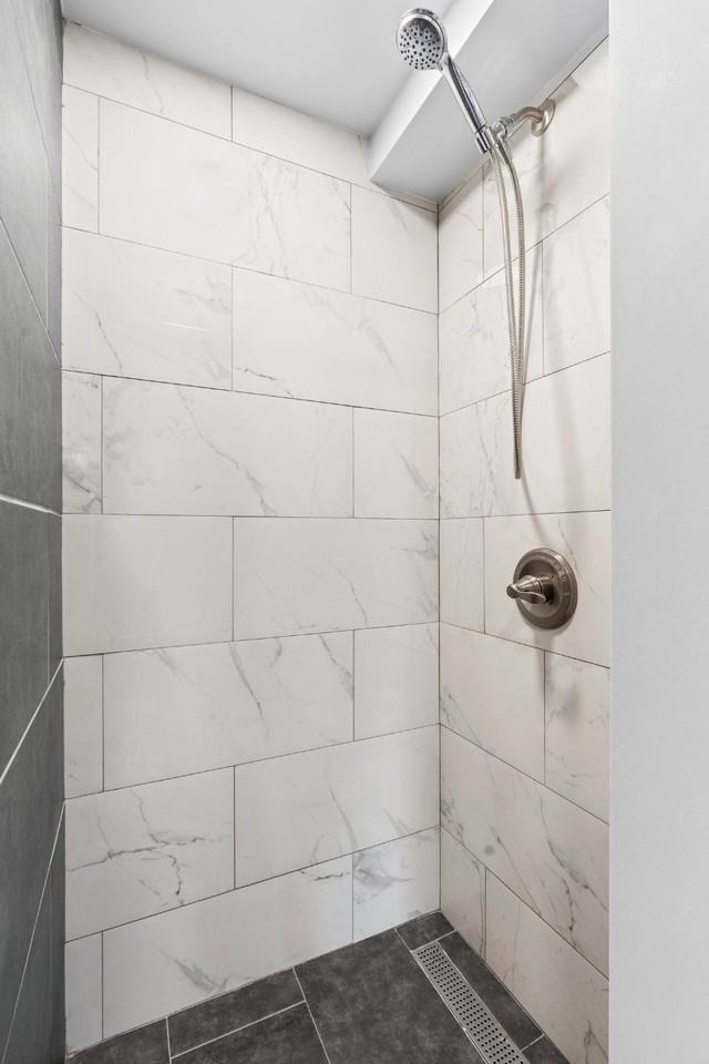 509 W 23rd St #3 - Photo 7 of 12