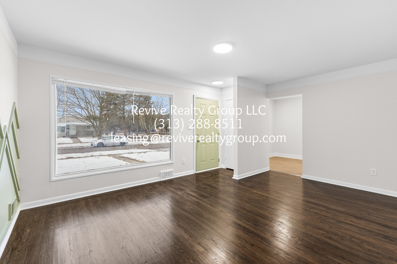 7515 Trafalgar St #1 - Photo 4 of 21