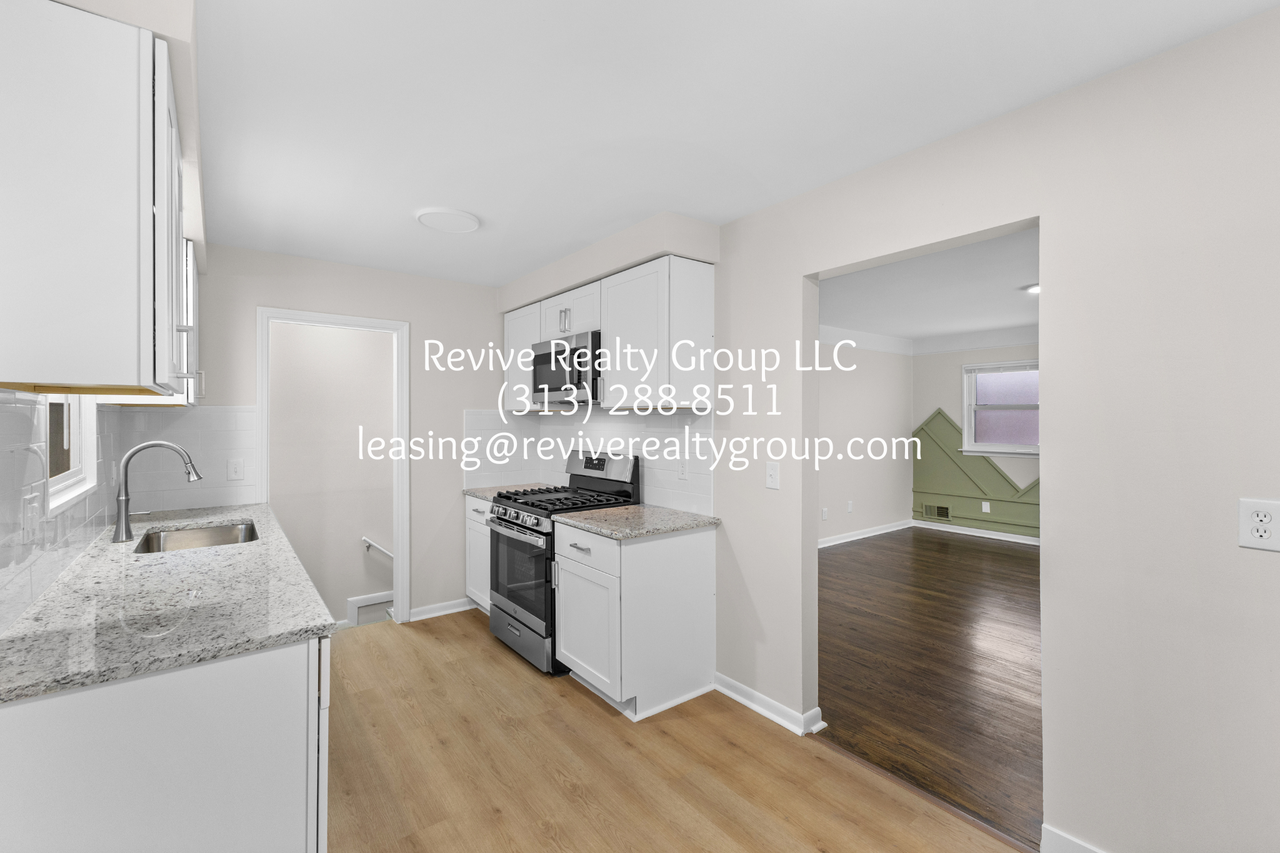 7515 Trafalgar St #1 - Photo 5 of 21