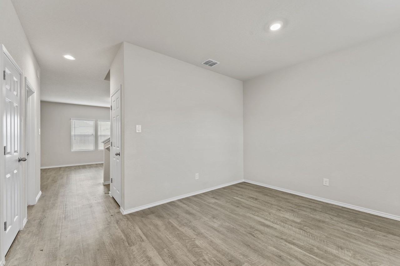 7115 Mesa Clfs #1 - Photo 2 of 28