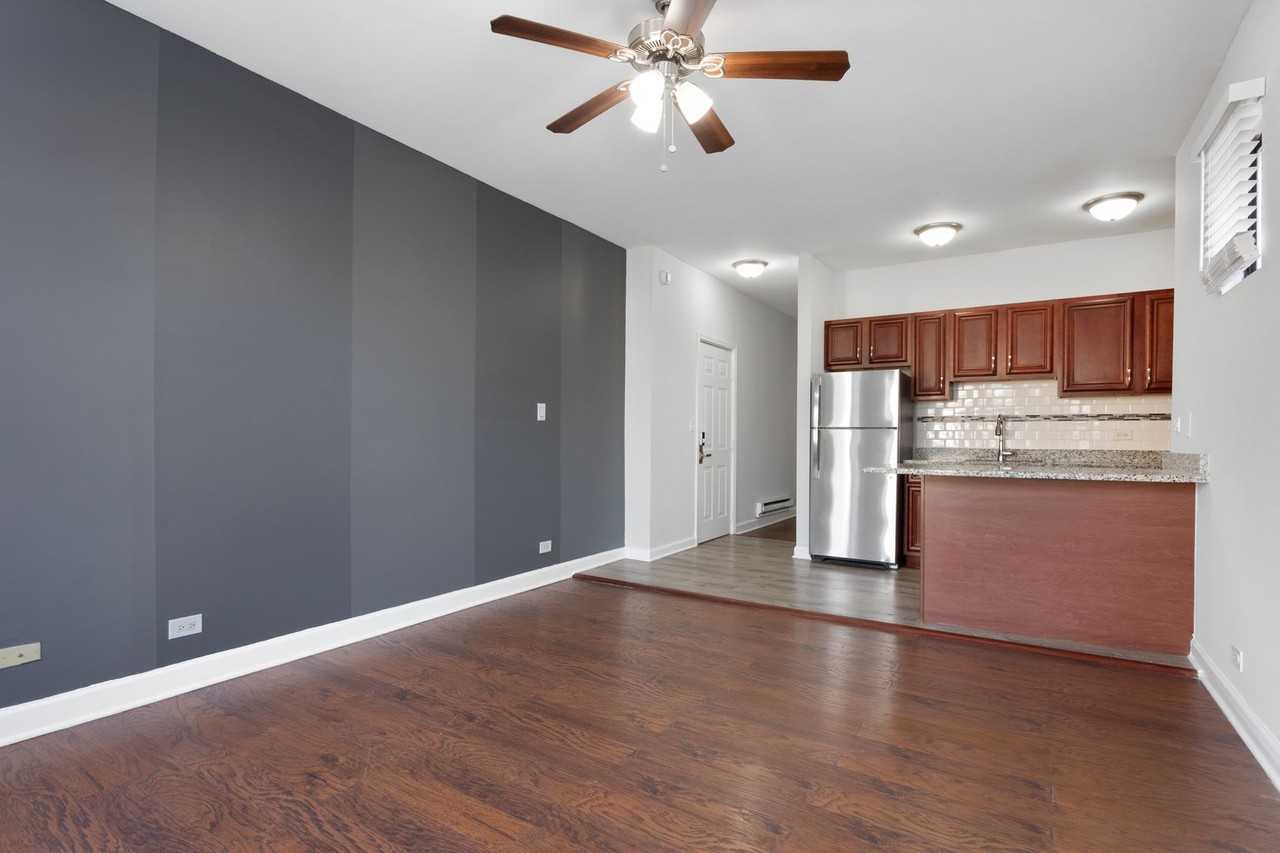 The Dickens Courtyard - Photo 3 of 29