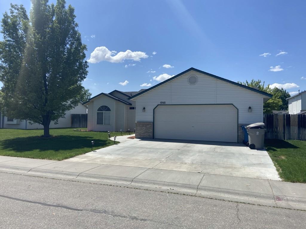 1745 Challis Dr #1 - Photo 2 of 26