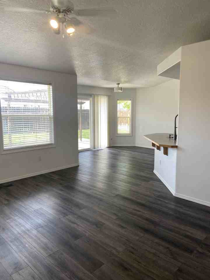 1745 Challis Dr #1 - Photo 4 of 26