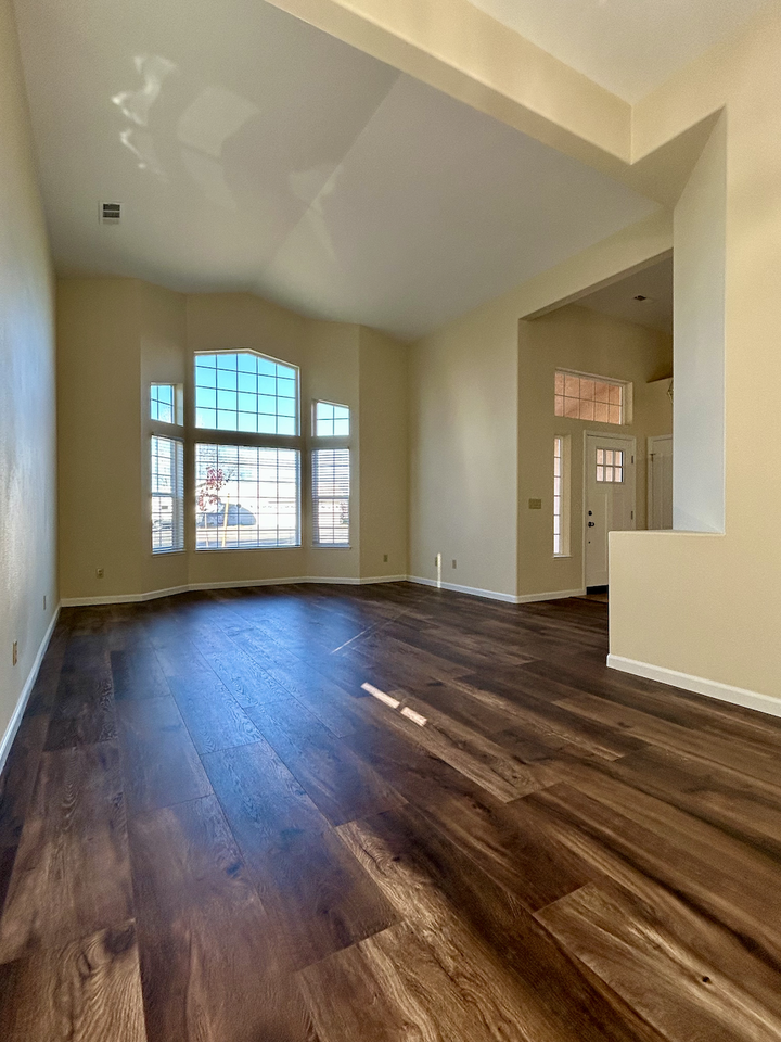 366 Hollyhock Cir #1 - Photo 2 of 9