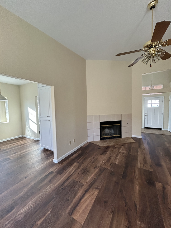 366 Hollyhock Cir #1 - Photo 3 of 9