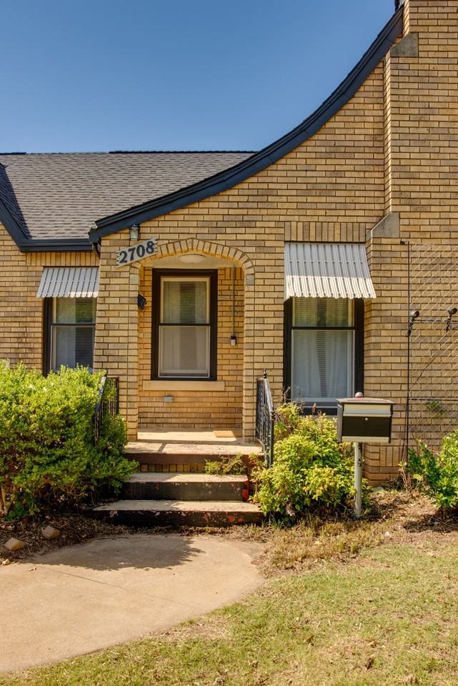 2708 Nw 11th St #1 - Photo 4 of 33