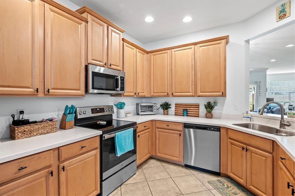 3601 Parkridge Cir #12-104 - Photo 5 of 12