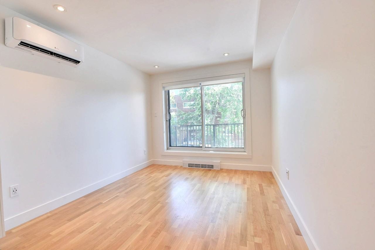 3195 Van Horne - Photo 4 of 50