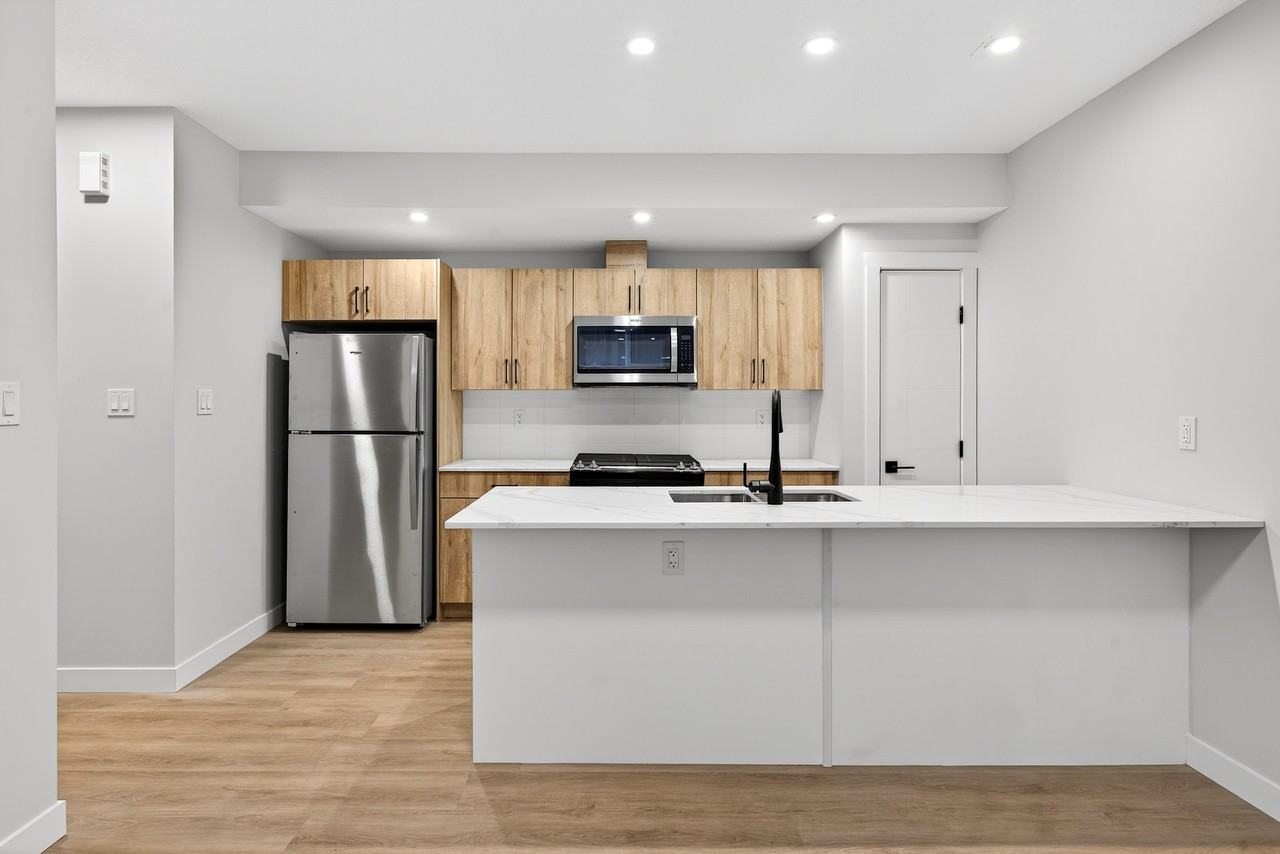 10920 130 St Nw - Photo 6 of 50