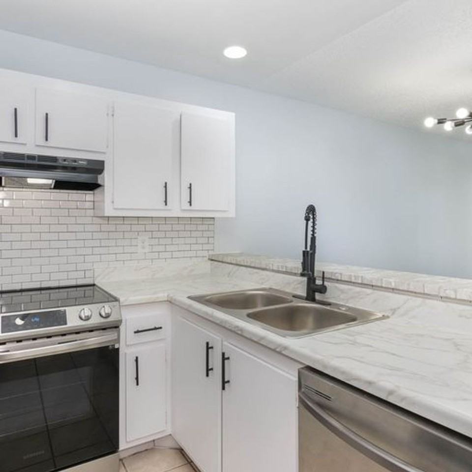 3165 South St. - Photo 4 of 50