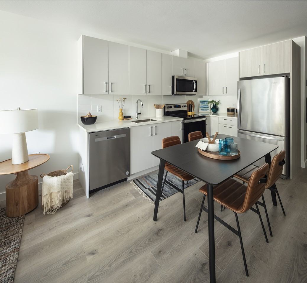 Red Sol - Photo 5 of 31