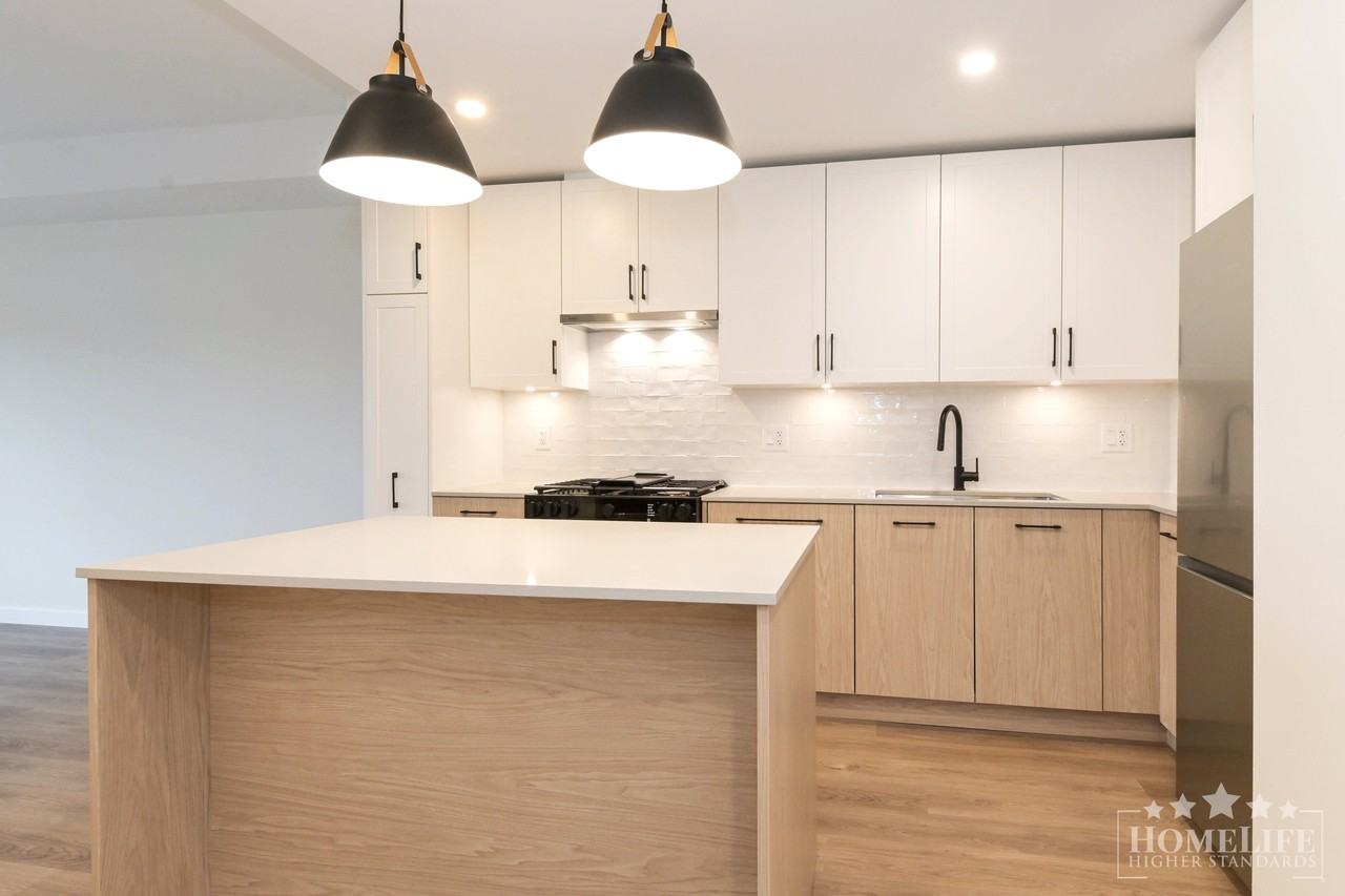 27249 Aldergrove Town Centre Dr - Photo 7 of 14