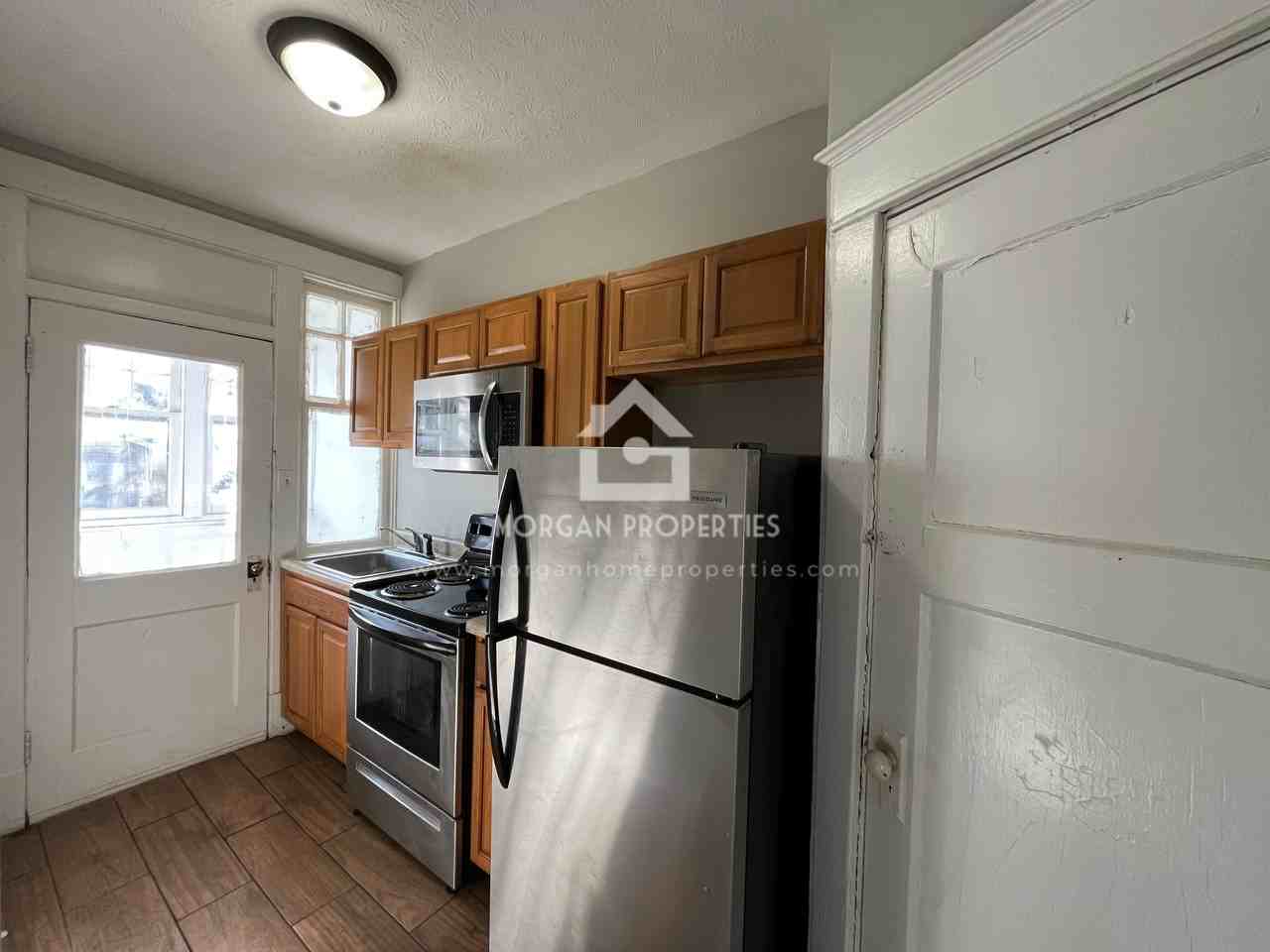 302 S 12th St #6 - Photo 4 of 7