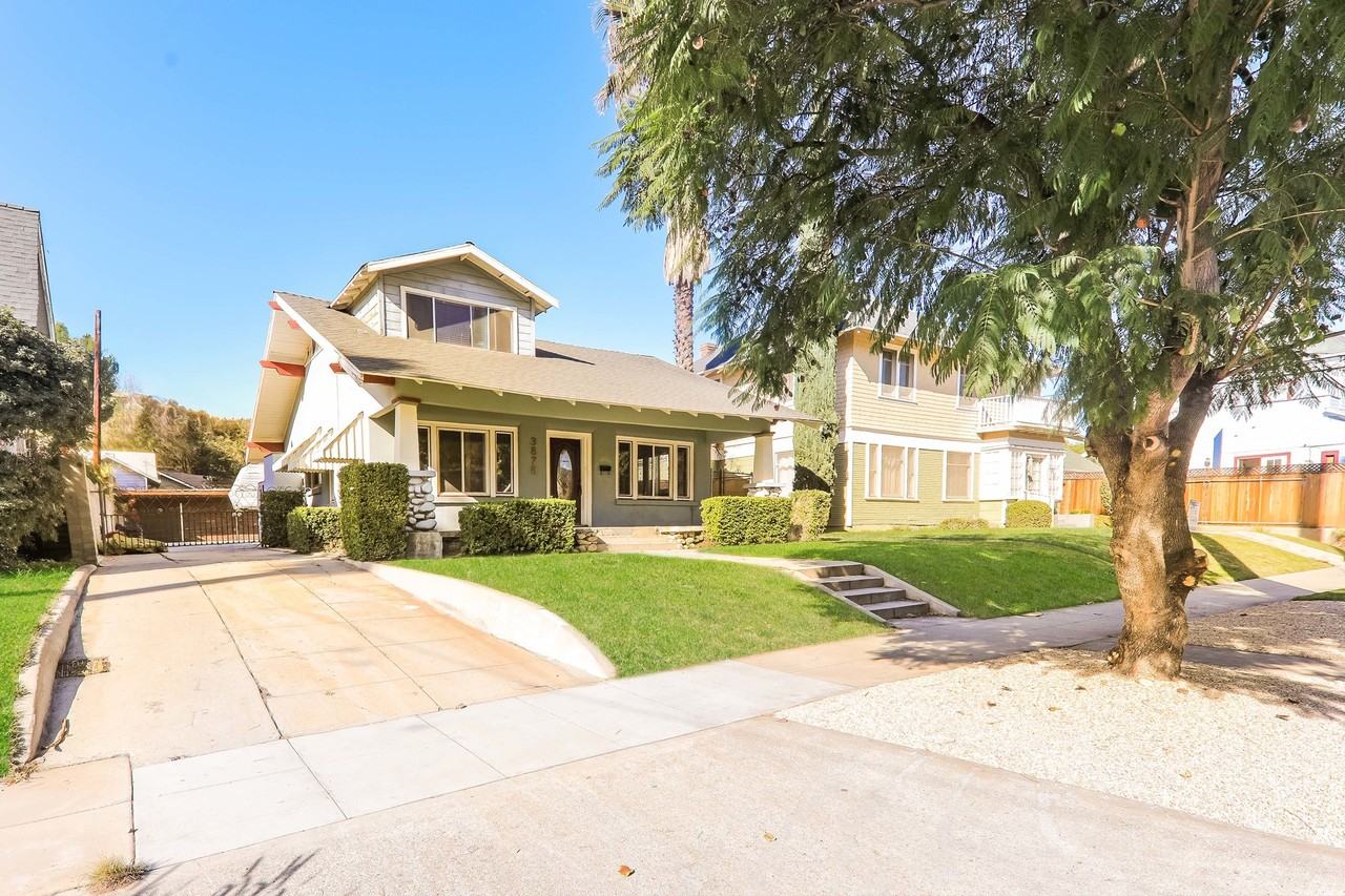 3875 Pine St #3875 - Photo 4 of 17