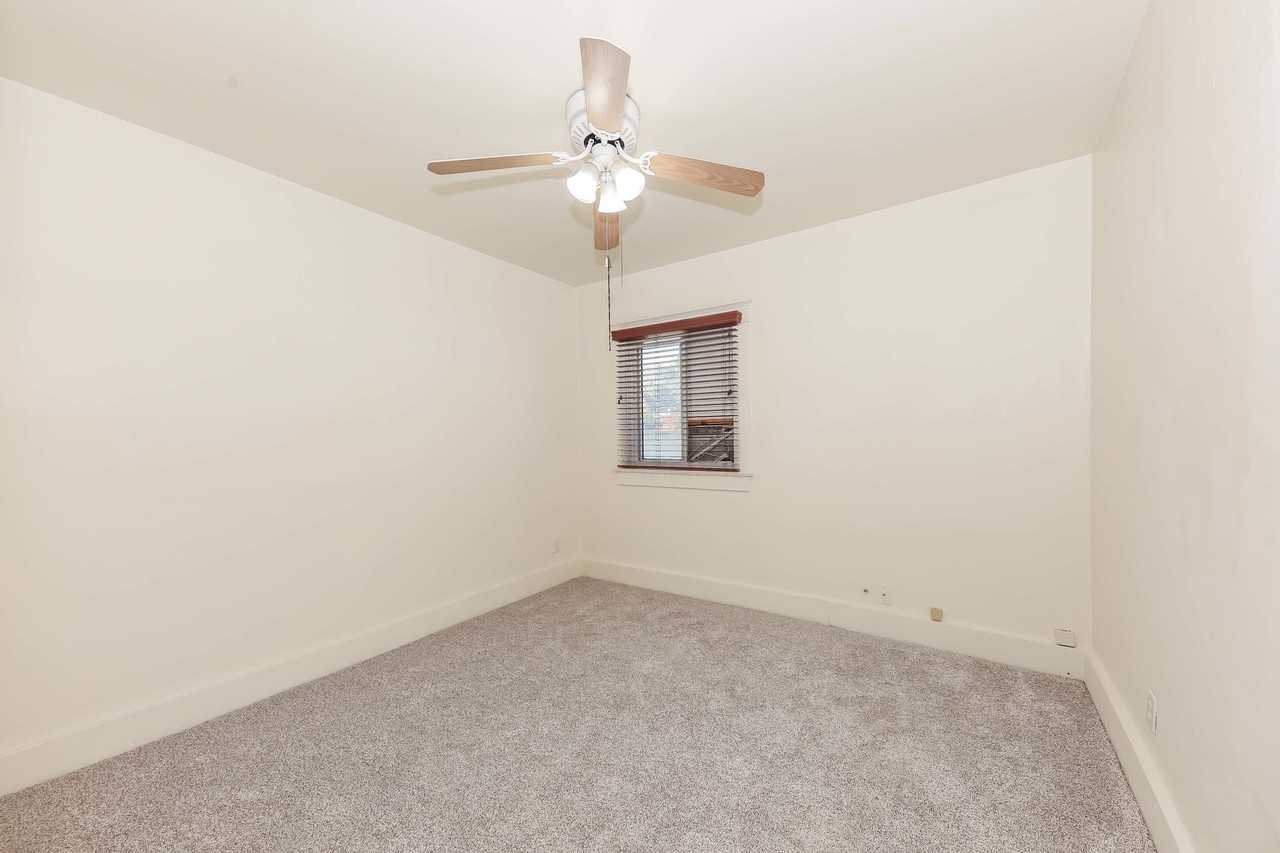 3875 Pine St #3875 - Photo 5 of 17