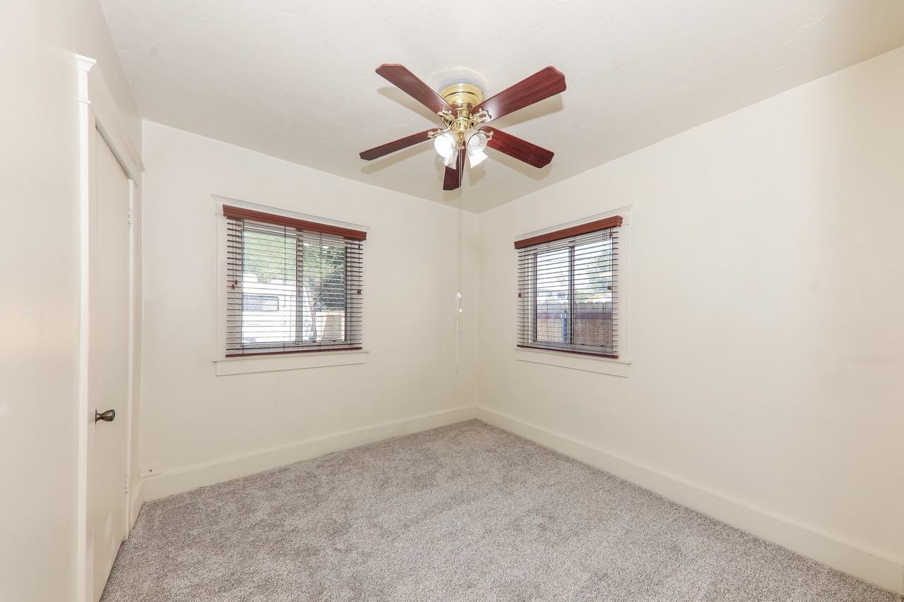 3875 Pine St #3875 - Photo 6 of 17