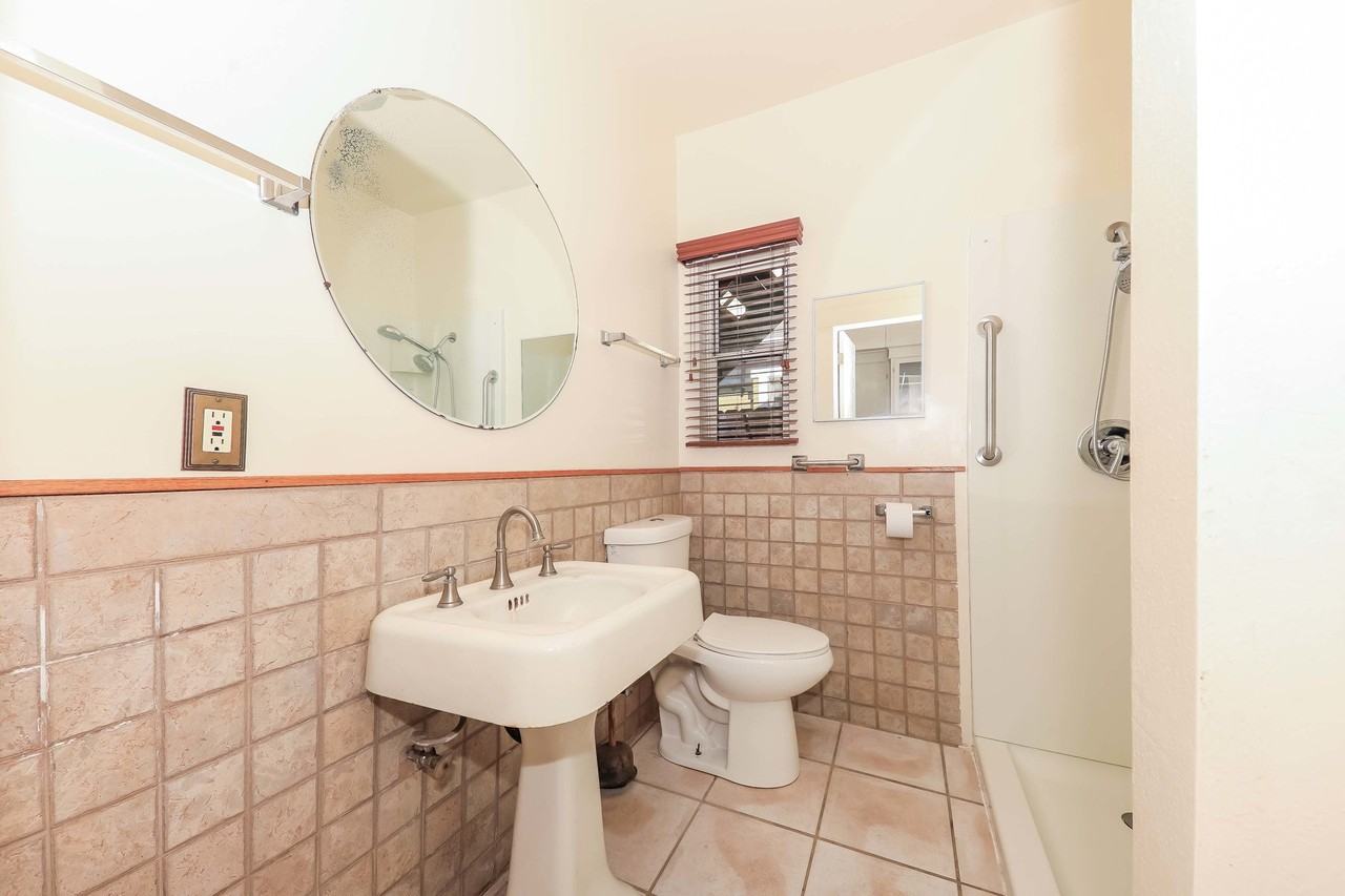 3875 Pine St #3875 - Photo 7 of 17