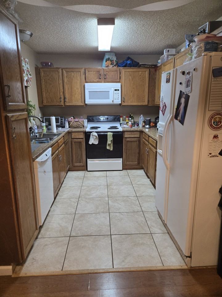 1431 Sioux Blvd #4 - Photo 2 of 5