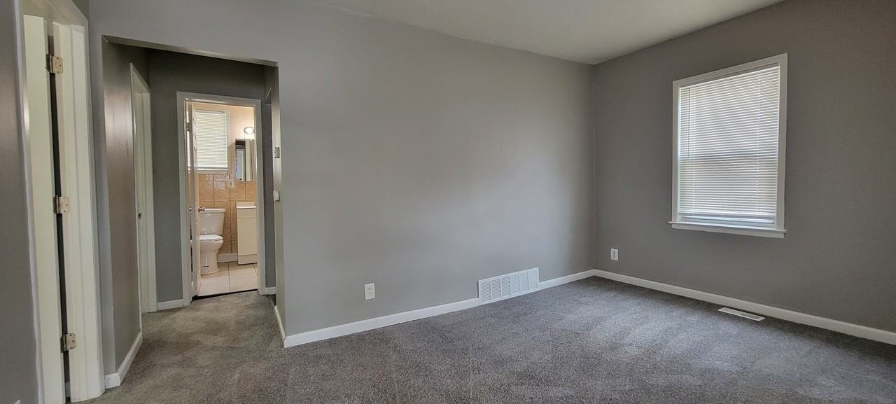8057 Meadow Ave - Photo 5 of 22