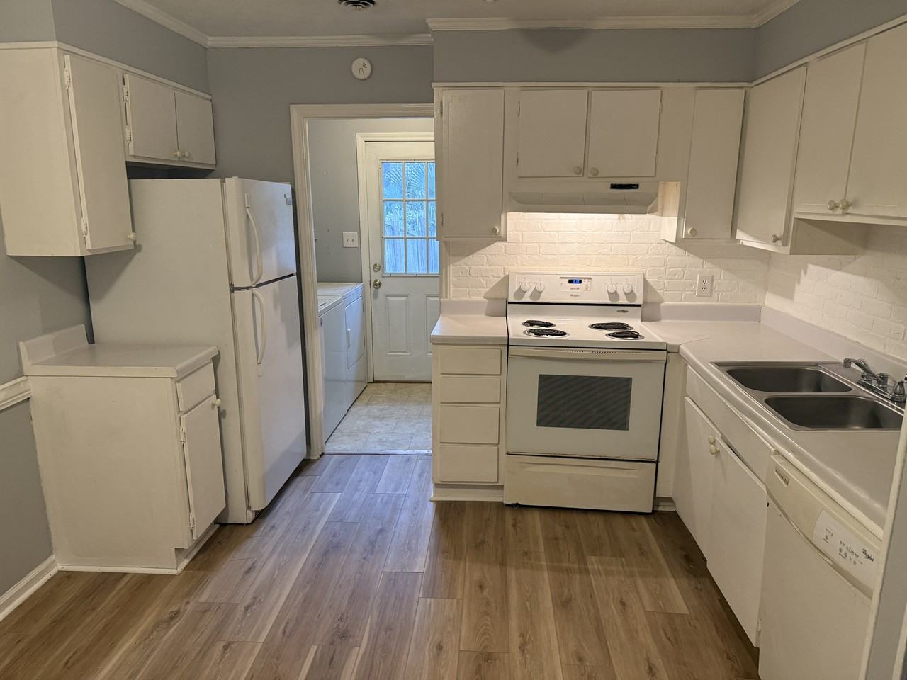 1000 62nd Avenue NorthUnit B #B - Photo 2 of 16