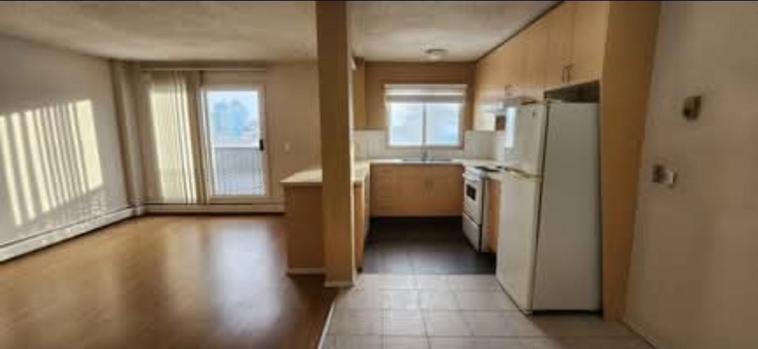 407 1 Avenue Northeast - Photo 3 of 7