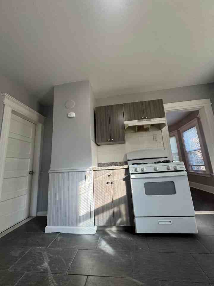 257 257 Sheridan Street2nd Floor #2nd257 - Photo 6 of 16