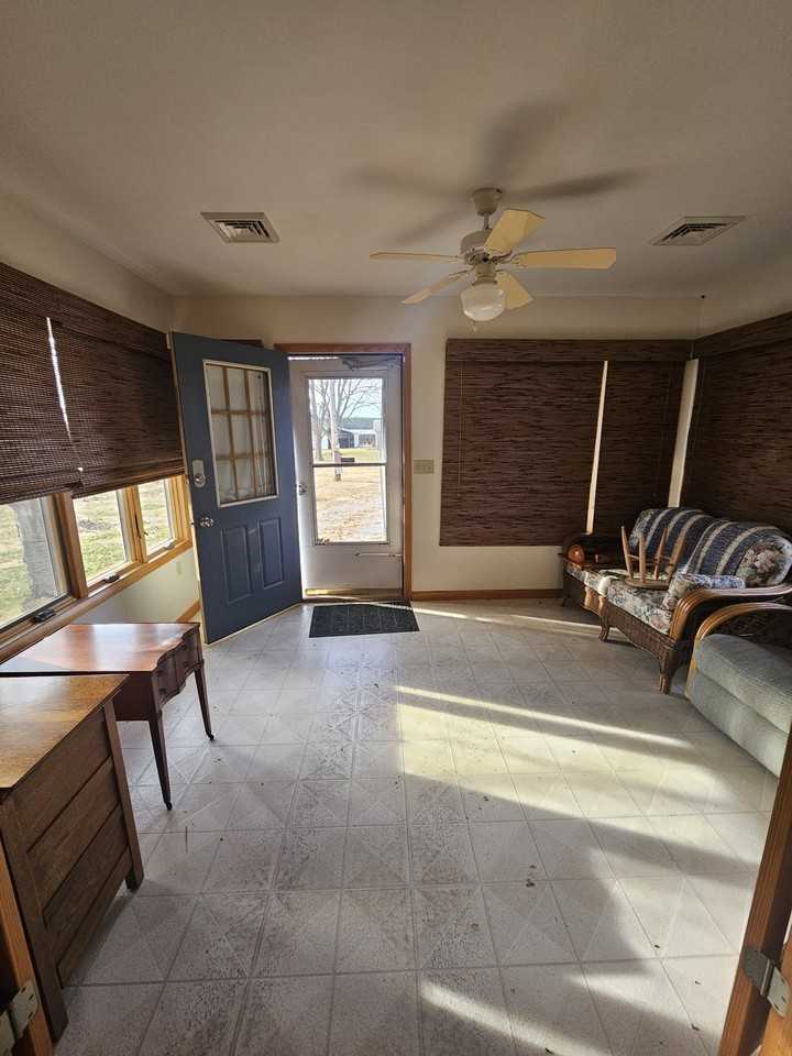 5044 Rhodesdale Vienna Rd #1 - Photo 2 of 8