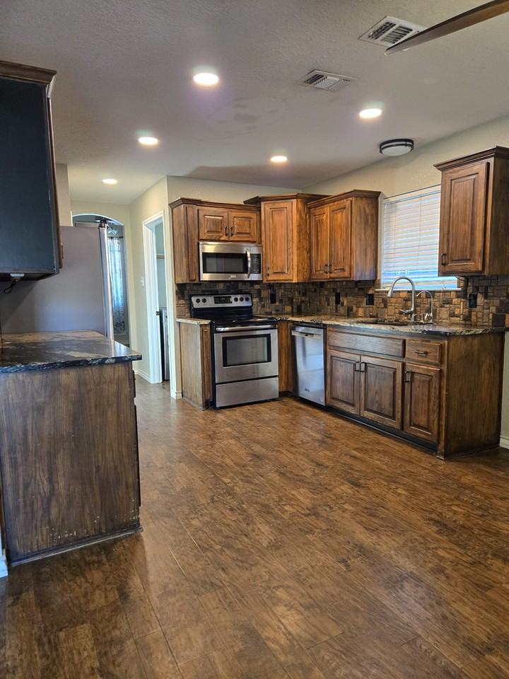 4924 Harvard Dr #1 - Photo 4 of 21