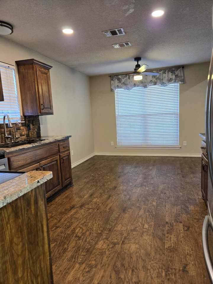 4924 Harvard Dr #1 - Photo 5 of 21