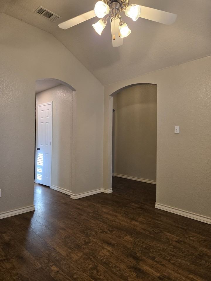 4924 Harvard Dr #1 - Photo 6 of 21