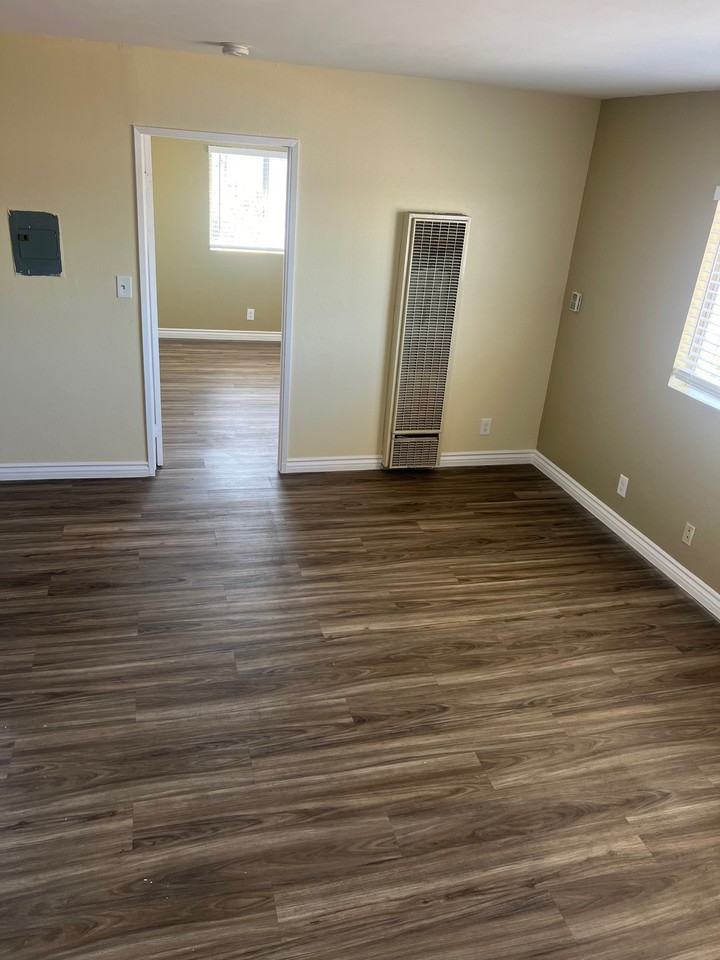 2810 W Slauson Ave #7 - Photo 4 of 8